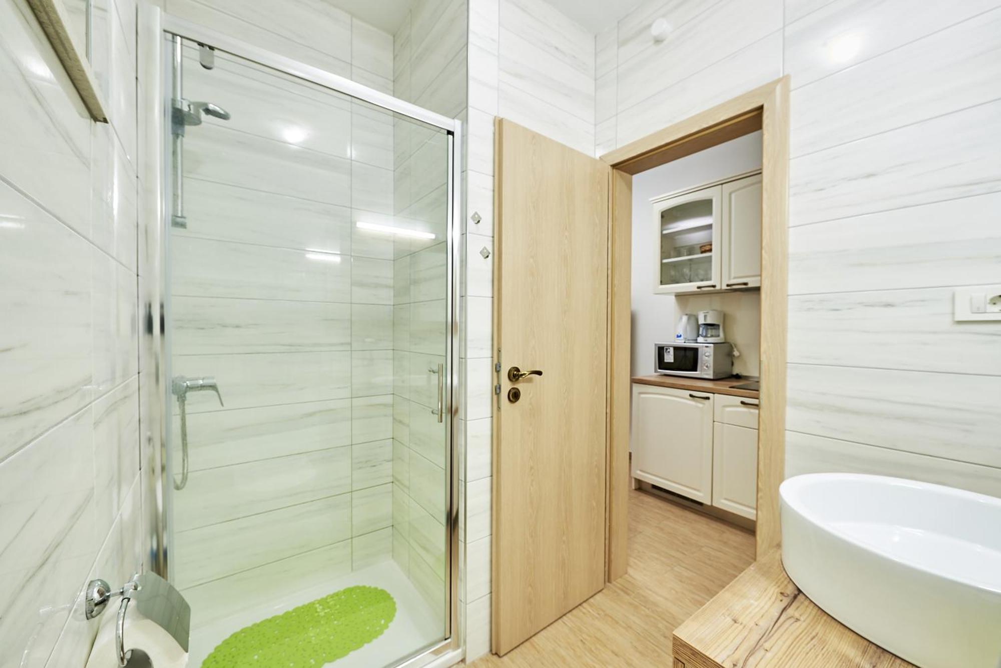 Apartments With A Parking Space Mavarstica, Ciovo - 17803 トロギール 部屋 写真