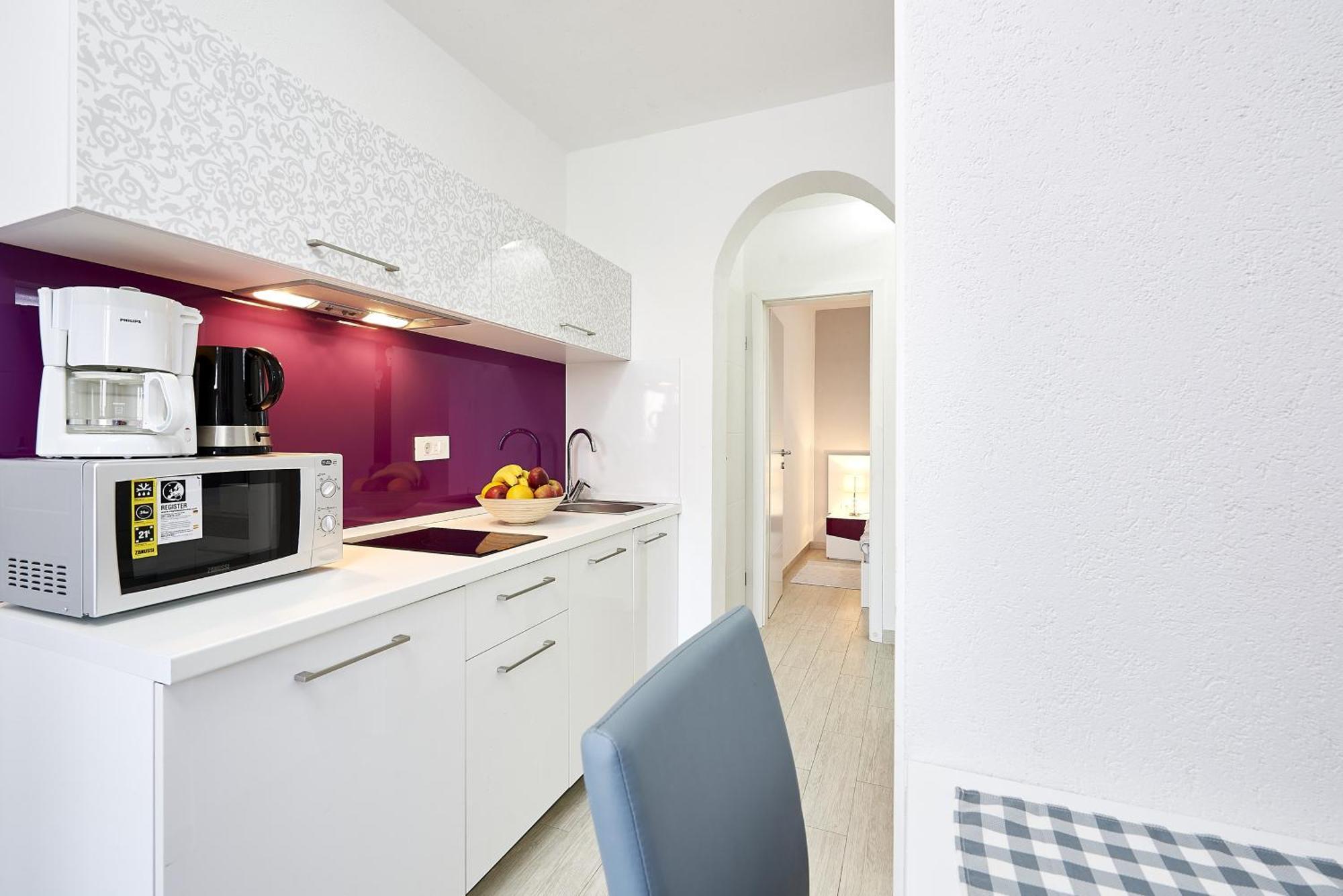 Apartments With A Parking Space Mavarstica, Ciovo - 17803 トロギール 部屋 写真